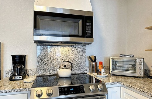 Central Oklahoma City House | Vintage Vibes Modern Comfort 2BR for 6 Guests