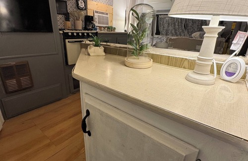 Stover House | Vintage Vibes: Quaint Camper Escape
