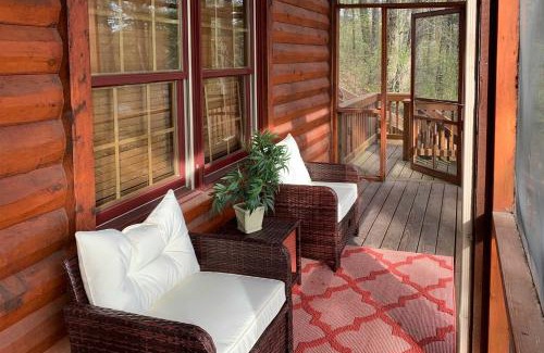 Webster House | Viola Lakefront Escape with 3 Kayaks and Paddle Board
