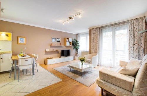 Ferencvaros Apartment | Viola - Newly furnished with free garage!