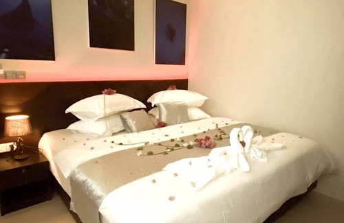 Dharavandhoo Hotel | Violet Inn by Blue Surge