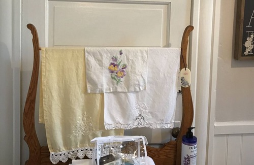 Winslow Bed & Breakfast | Violet Rose Bed & Breakfast