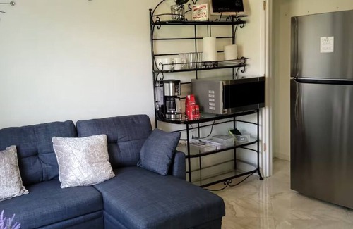 Lehigh Acres Apartment | Violet & Sunshine Suite in Lehigh Acres