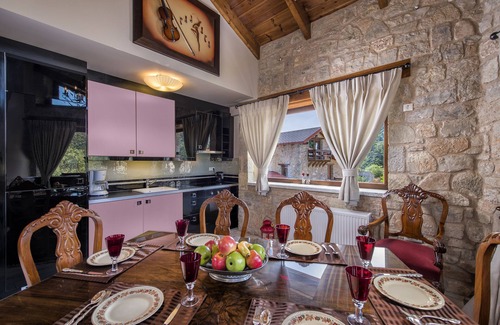 Kato Pedina Hotel | ViP Chalet 4 seasons