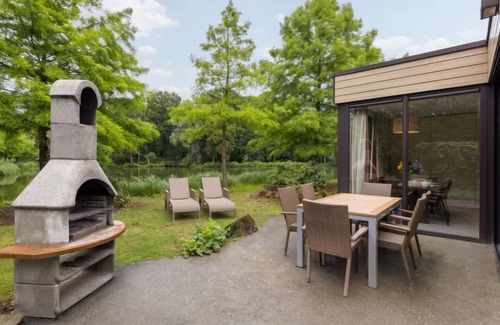 Heijen House | VIP Eden Cottage by Interhome