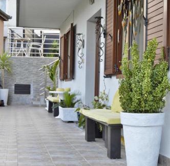 Kumbor Apartment | VIP Villa with Private Pool & Parking
