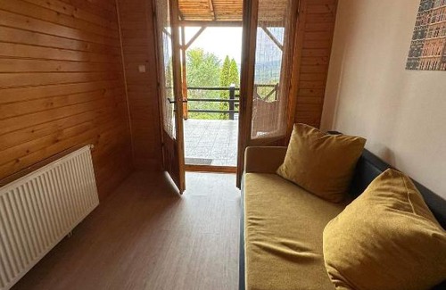 Felsotarkany Apartment | Virág Apartman