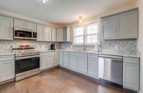 Clifton Forge West House | Virginia Getaway Near Douthat State Park