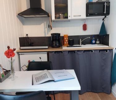 Saint-Leger-les-Vignes House | Virginie & Yann