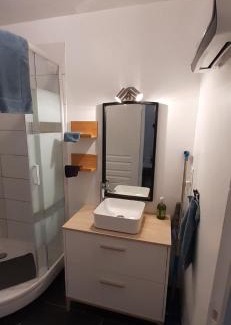 Saint-Leger-les-Vignes House | Virginie & Yann