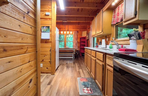 Pine Mountain Cabin | Visit Callaway's Pumpkins and Fantasy in Lights with us at Serenity Cabin!