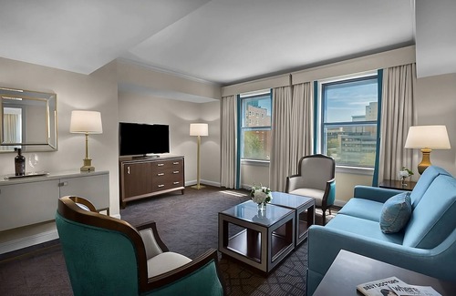 Central West End Hotel | Visit the Cahokia Mounds State Historic Site! With Parking, Pool, and Cinema!