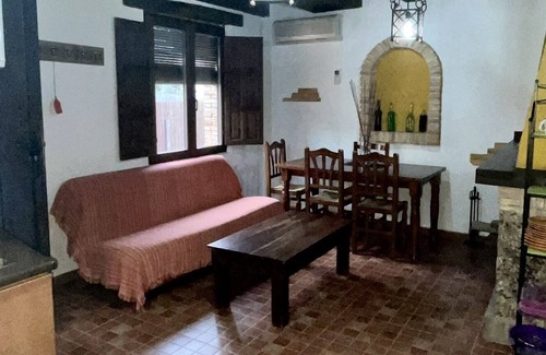 Ossa de Montiel House | Visit the natural park with family or friends at an unbeatable price