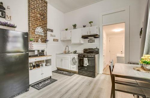 Freret Apartment | Visit Tulane and Loyola Walkable Paradise in NOLA!