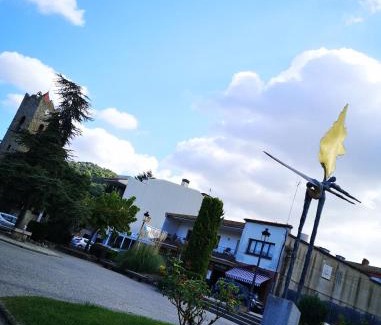 Vallromanes House | Vista Alegre Esquina