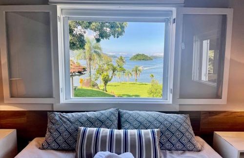 Caieira House | Vista dos sonhos na beira do mar de Angra com pier