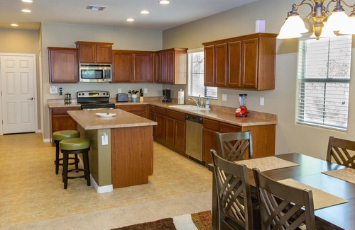 Stetson Hills State House | Vista Retreat - New Home / Mountain View / Great Amenity for Complete Relaxation
