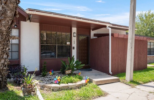 Brownsville Condo | Vista Verde 102, Cozy Condo in Brownsville