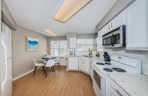 Isla del Sol Condo | Vista Verde E 'Hot' Days and 'Cool' Nights