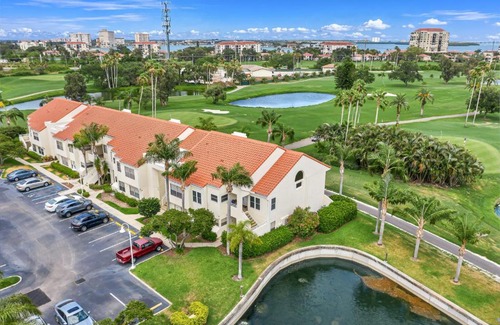 Isla del Sol Apartment | Vista Verde North 141
