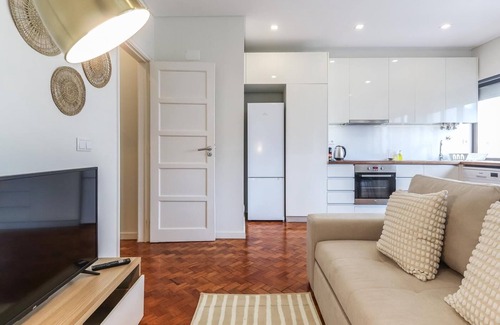 Linda-a-Velha Apartment | Vita Portucale Ajuda Delight