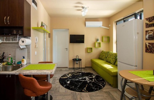 Studentski Grad Apartment | Vitosha View Apartment with Parking