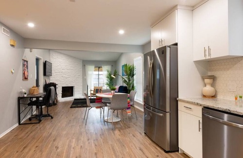 Franklin Park House | Viva La Austin! 40% Off Long Stays/Newly Renovated