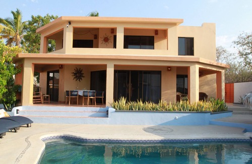 El Rosarito Villa | Viva Villa de Azul!