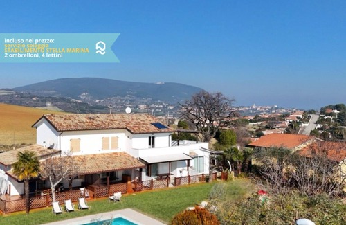 Sirolo Apartment | VIVA3 - Numana, large three-room apartment in villa with swimming pool