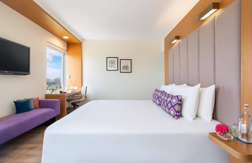 Ahmedabad Hotel | Vivanta Ahmedabad SG Highway
