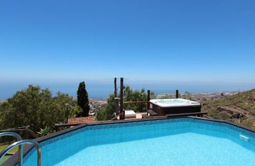 Guia de Isora House | ViVaTenerife - Estate with idyllic mountain landscapes