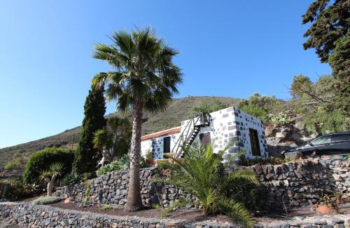 Guia de Isora House | ViVaTenerife - Estate with idyllic mountain landscapes