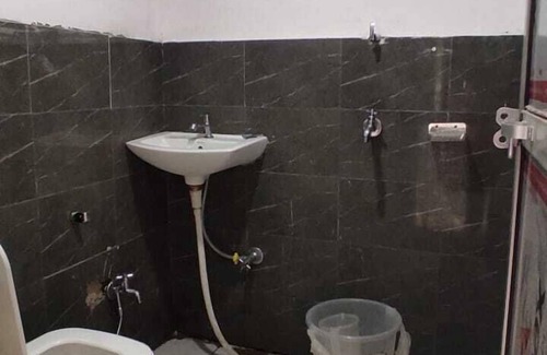 Guptkashi Hotel | Vivek Hotel And Restaurant