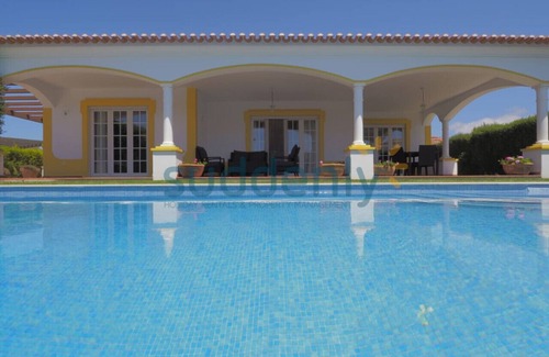 Praia del Rei Villa | Vivenda Antão - Villa with Private Pool