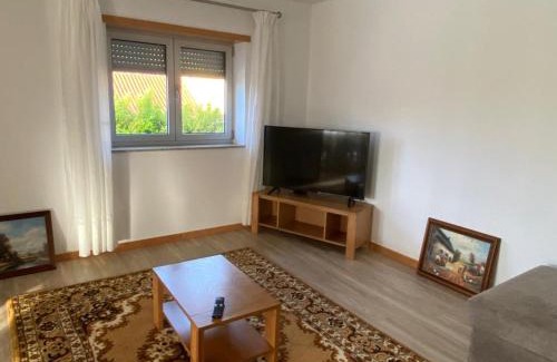 Anha House | Vivenda Caixilão casa com 3 quartos