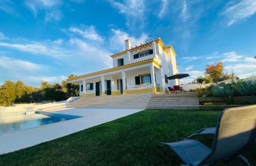 Estombar House | Vivenda Soares