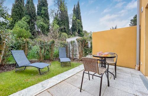Lunel Apartment | Vivez Lunel-Clim-Wifi Fibre-Parking Privé-Patio T2
