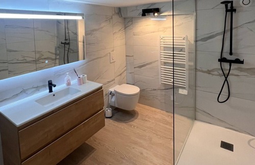 Centre Ville Apartment | Vivez une Escapade Romantique Inoubliable en Plein Cœur de Saint-étienne
