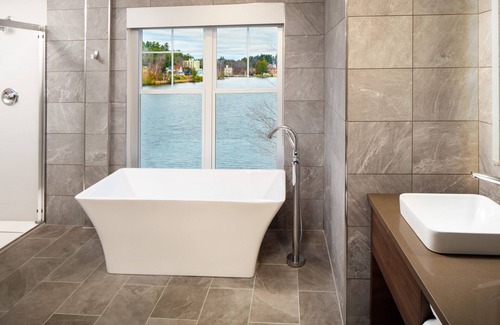Saranac Lake Hotel | voco Saranac Lake NY - Waterfront by IHG
