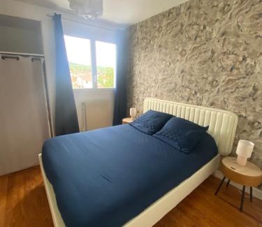 Lempdes Apartment | Volcan Ocre-4 pers-Spacieux et chaleureux - Parking privatif - Proches axes, commerces et services - Check in 24-24
