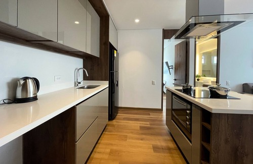 Santa Ana Condo | VOU Suites by Avia Suites