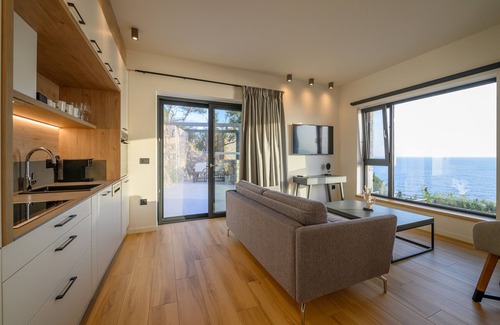 Lefktron Hotel | VRAHOS Executive Suite, Mani Suites