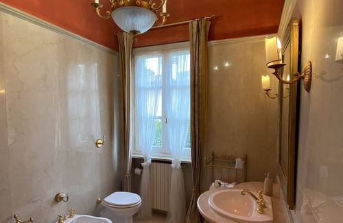 Trezzano sul Naviglio Bed & Breakfast | Vrbo Property