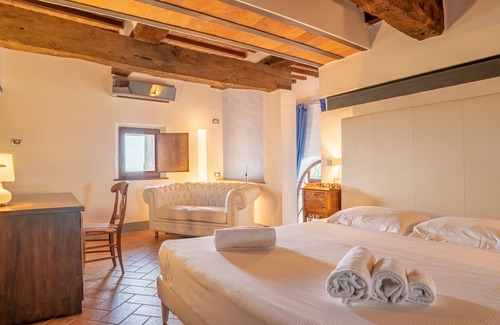 Montefollonico Apartment | Vrbo Property