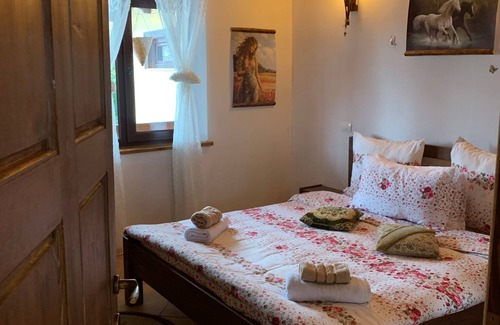 Sebes Cabin | Vrbo Property