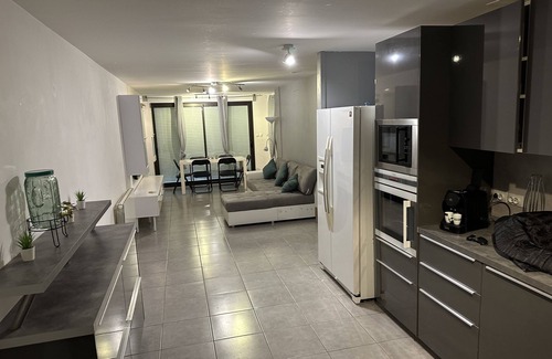 Carnon-Plage Apartment | Vue Imprenable sur le Port a Deux pas de la Plage et des Deux Côtés Rives