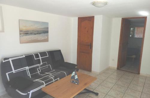Peypin Apartment | Vue magnifique, jardin et petit cocon en provence