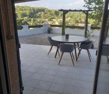 Peypin Apartment | Vue magnifique, jardin et petit cocon en provence
