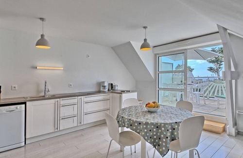Sarzeau Apartment | Vue mer et Calme by Interhome