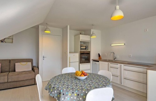 Sarzeau Apartment | Vue mer et Calme by Interhome